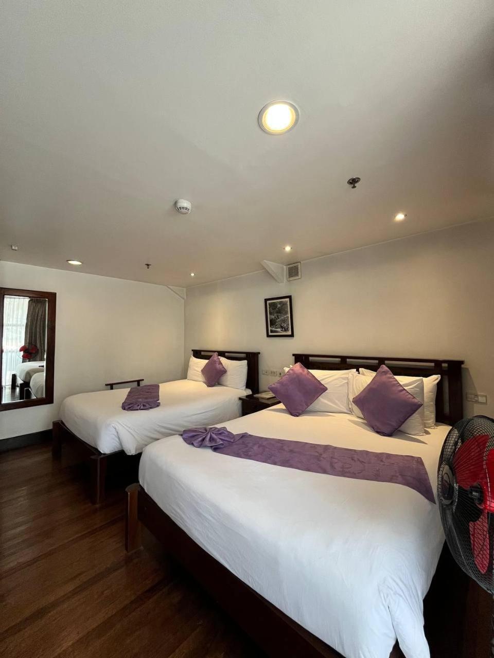 Log Cabin Hotel - Baguio Baguio City Pokój zdjęcie