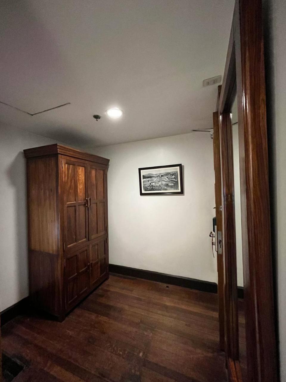 Log Cabin Hotel - Baguio Baguio City Pokój zdjęcie