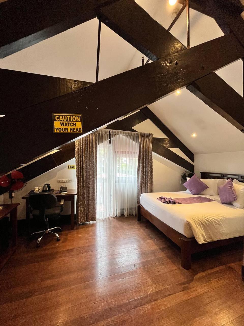 Log Cabin Hotel - Baguio Baguio City Pokój zdjęcie